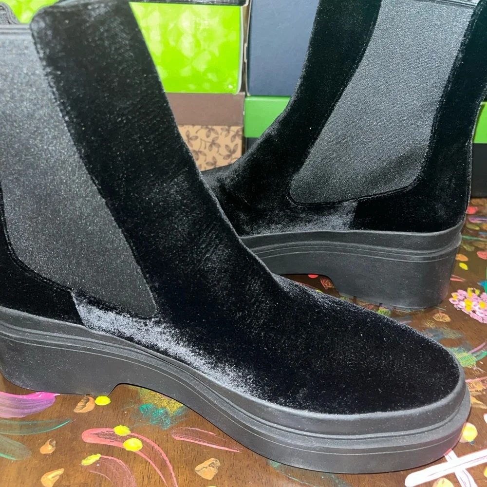 Kate Spade New York Winnie Black Velvet Chelsea Boots MSRP $248 11 Medium New - Picture 6 of 10